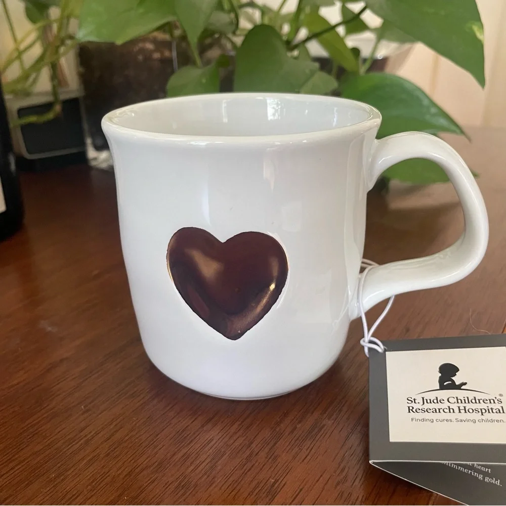 Williams Sonoma Holiday Heart Mug Gold St. Jude Children's Research Hospital NWT